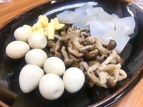 うずらの卵と蒟蒻の昆布締め